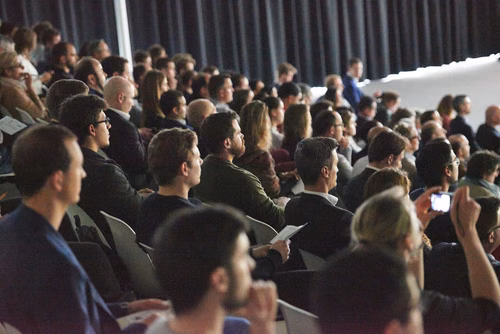 22 entrepreneurs ont participé au concours de “pitch” devant 400 personnes lors de la Startup Champions Seed Night coorganisée par l’EPFL Alumni et venturelab au Forum Rolex Learning Center. Tej Tadi (PhD SV’11), fondateur et CEO de MindMaze, était l’invité d’honneur de cette édition.
