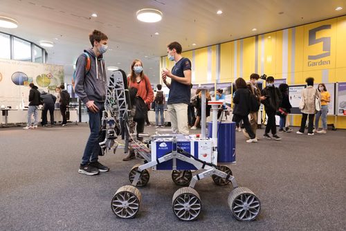 Journée des Gymnasiens accueil et stands 