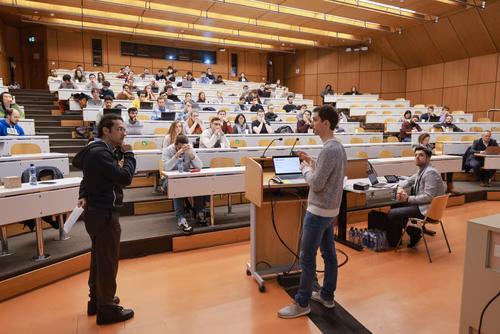 La conférence sur les systèmes de traitement de l'information neuronale (NeurIPS) est la principale conférence sur l'apprentissage automatique.