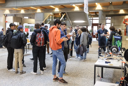 Journée de sensibilisation aux Sciences à Thoune. Organisé par le service de promotion des études