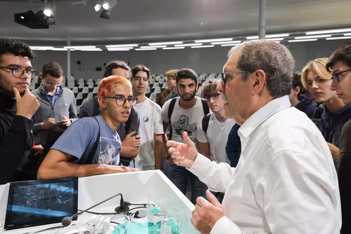 Conférence d'Alain Aspect, prix Nobel de physique 2022