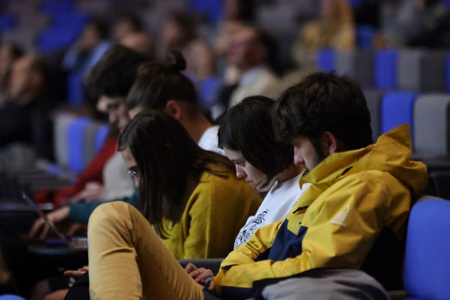 Tous les membres de la communauté EPFL, étudiant·e·s et collaborateur·trice·s de l’EPFL sont invité·e·s à l’édition 2022 de notre traditionnelle allocution de la Direction.
