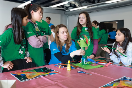 La 10ème édition du championnat de science par équipes, "Curieux et inventifs", permet à des jeunes filles et garçons de 8 à 15 ans de développer leur goût de la réflexion et de la recherche scientifique. Ils peuvent ainsi dévoiler leur inventivité dans une ambiance ludique et créative.