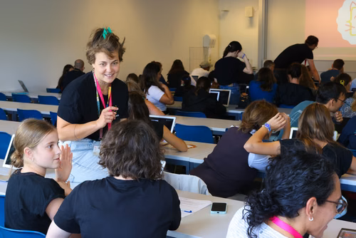 Le Meet up national annuel du Coding club des filles sur le campus de l’EPFL Service de promotion des sciences SPS 