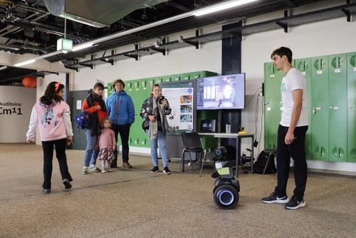 La découverte des sciences et des technologies au cœur du campus, pour les adultes et les enfants.