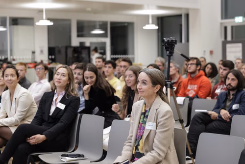 After two months of conducting research in an EPFL laboratory, the interns will present their research projects in the form of a poster or a short oral presentation (My research in 180 sec) to a selected audience including professors, donors, organizers as well as the cohort of interns.