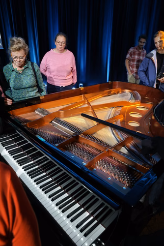 Dans le cadre de l’exposition Musica ex Machina, EPFL Pavilions présente un concert exceptionnel entre mathématiques, musique et pensée computationnelle, donné par le pianiste, compositeur et improvisateur américano-taïwanais Kit Armstrong.