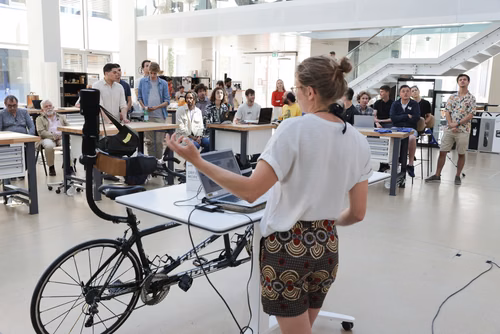 L’Assistive Technologies Challenge, a pour objectif de donner la possibilité aux étudiants de concevoir et de développer, pour et avec des personnes en situation de handicap, des solutions technologiques manifestes.