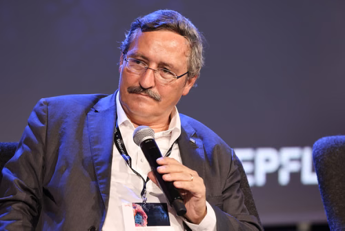The EPFL School of Life Sciences turned 20 and celebrates this occasion with a unique symposium.