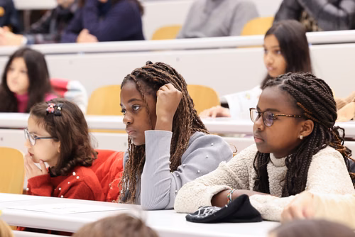 Journée à la découverte des Sciences Remise attestations "Internet & Code pour les filles" Service de la promotion des Sciences de l'EPFL 