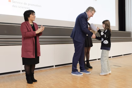 Remise attestations "Internet & Code pour les filles" Service de la promotion des Sciences de l'EPFL
