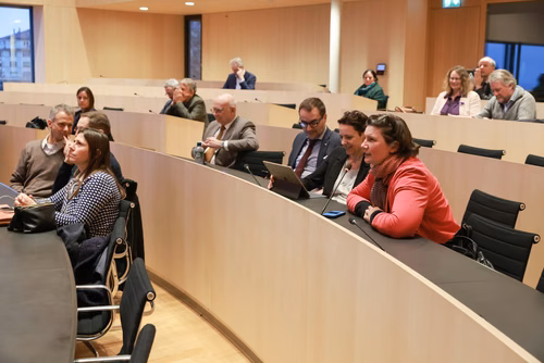 Rencontre entre scientifiques et politiciens au Grand Conseil vaudois sur invitation de Mme Séverine Evéquoz, Présidente du Grand-Conseil :