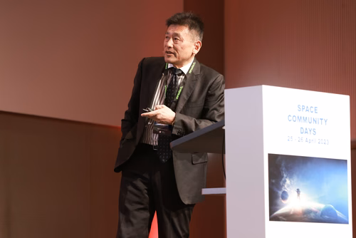Challenges and opportunities in the space field. Practical and useful information for space industries and newcomers in the domain.