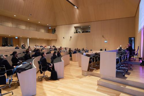 Rencontre entre scientifiques et politiciens au Grand Conseil vaudois sur invitation de Mme Séverine Evéquoz, Présidente du Grand-Conseil :