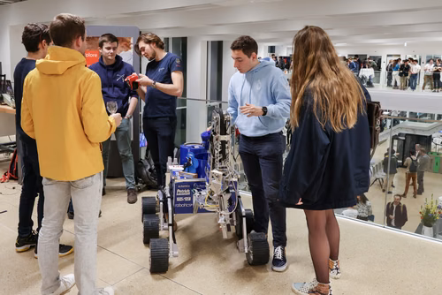 The new mechanical and electronic prototyping Discovery Learning Lab – known as the Student Prototyping and Outreach Tank, or “SPOT” for short – opened its doors. Evening with the Students. (Discovery Learning Lab)