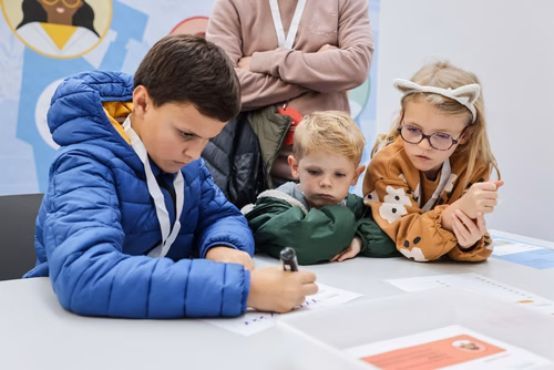 La découverte des sciences et des technologies au cœur du campus, pour les adultes et les enfants.
