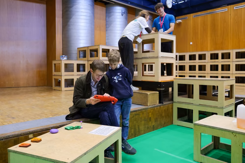 La découverte des sciences et des technologies au cœur du campus, pour les adultes et les enfants.