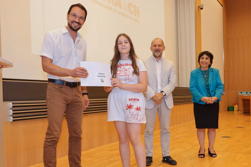 Remise des attestations aux participantes et participants aux cours organisés par le Service de Promotion des Sciences dans le canton du Jura. Avec la participation, pour cette édition, du ministre de l'enseignement, Martial Coutet et du vice-président pour l’innovation et l’impact, Edouard Bugnon