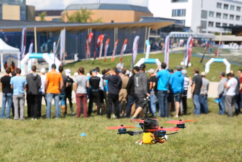 5'000 visiteurs étaient présents sur le campus d'Ecublens de vendredi à dimanche pour assister aux courses de drones et à l'exposition de robotique