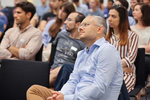 The goal of AI4Science@EPFL day is to gather faculty, researchers and students who work or are interested in applications of machine learning to science.