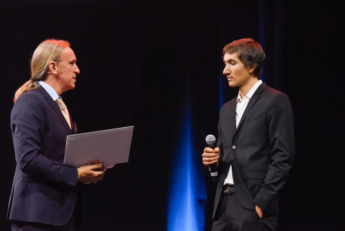 At the graduation ceremony held on Saturday morning, the students received their Master's degree in front of a crowd of 3,000 people made up of family and friends, professors and special EPFL guests.