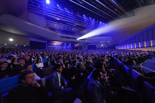 At the graduation ceremony held on Saturday morning, the students received their Master's degree in front of a crowd of 3,000 people made up of family and friends, professors and special EPFL guests.