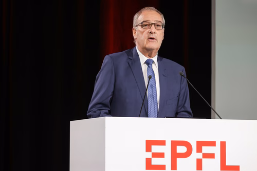 On September 21st, EPFL celebrate the 30th anniversary of its flagship experiment, the Tokamak à Configuration Variable (TCV). Operated by the Swiss Plasma Center as part of the EUROfusion Consortium, it is one of the key European facilities for the ITER project, which aims to demonstrate the scientific and technological feasibility of fusion as an energy source, and the development of DEMO, whose objective is to prove its commercial feasibility. The TCV Tokamak represents a major asset in the global effort