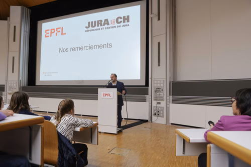 Remises des attestations robots et informatique pour les enfants du Jura