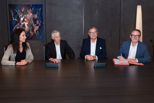 Gaznat and EPFL have just taken their long-standing partnership one step further. The energy company has already sponsored three EPFL research chairs and teamed up with the School on a strategic joint venture to establish a center of excellence in the capture, storage and use of CO2 for the production of synthesis gas. Yesterday the two organizations signed a new framework agreement that will involve issuing additional calls for