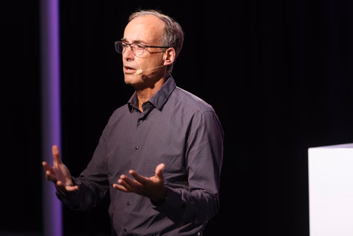 The EPFL School of Life Sciences turned 20 and celebrates this occasion with a unique symposium.