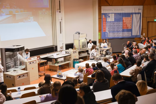 La lumière, voici la toute nouvelle thématique du festival Scientastic, le festival des sciences de l'EPFL Organisateur Service de promotion des sciences sps. 