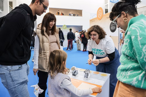 La découverte des sciences et des technologies au cœur du campus, pour les adultes et les enfants.