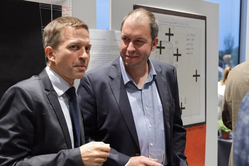 On September 21st, EPFL celebrate the 30th anniversary of its flagship experiment, the Tokamak à Configuration Variable (TCV). Operated by the Swiss Plasma Center as part of the EUROfusion Consortium, it is one of the key European facilities for the ITER project, which aims to demonstrate the scientific and technological feasibility of fusion as an energy source, and the development of DEMO, whose objective is to prove its commercial feasibility. The TCV Tokamak represents a major asset in the global effort