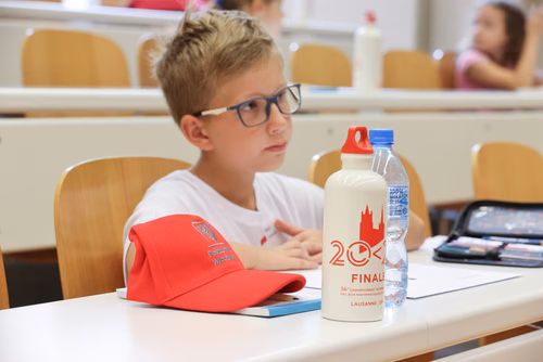 Le championnat des jeux mathématiques et logiques est une compétition populaire et scolaire organisée chaque année à l’échelon européen. Il voit s’affronter des passionné·e·s de mathématiques de toutes générations venus d’une douzaine de pays. Sa finale internationale, qui a traditionnellement lieu à Paris, sera cette année organisée à Lausanne (EPFL). La FSJM gère depuis plus de 30 ans l’organisation de ce championnat en Suisse. Finale sur le Campus EPFL