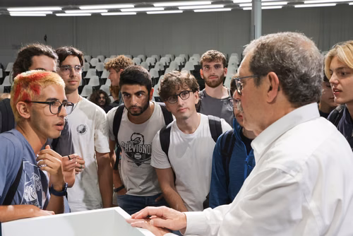 Conférence d'Alain Aspect, prix Nobel de physique 2022