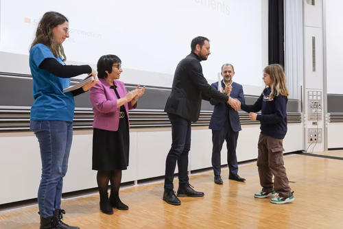 Remises des attestations robots et informatique pour les enfants du Jura