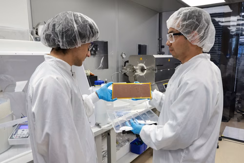 The team of students is working on a unique prototype that uses graphene membranes combined with a porous, sponge-like material to pull carbon from the atmosphere. The technology will soon be tested on an EPFL campus, with the captured CO2 used to produce carbonated water.