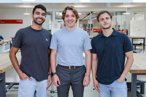 PROJETS ÉTUDIANTS - Le projet Neosens propose un système de détection du sepsis pour les nouveau-nés dans le tiers-monde, alors que MossStandard élabore un prototype de purificateur d’air à base de mousse végétale.