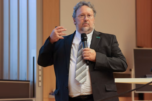 Introduction by Dean Katrin Beyer and Prof. Stephen Foster (President of the International Federation for Structural Concrete, fib). Lecture by Prof. Aurelio Muttoni, conclusion by Prof. Andreas Mortensen (EPFL Associate Vice President for Research).