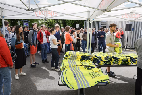 Bike to work is a team challenge that encourages the EPFL community to cycle to campus during May and June.