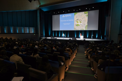 Un événement d’envergure pour préparer son avenir. Comme chaque année, l’EPFL, via son Service de promotion de l’éducation et en collaboration avec ses facultés, se réjouit d'accueillir les gymnasiennes et gymnasiens sur son campus. L’École propose de venir découvrir ses filières de formation, sa communauté estudiantine, son corps enseignant, ses équipes de recherche, les divers services dédiés aux étudiantes et étudiants débutant à l’EPFL, ainsi que les multiples associations chargées d’animer la vie socia