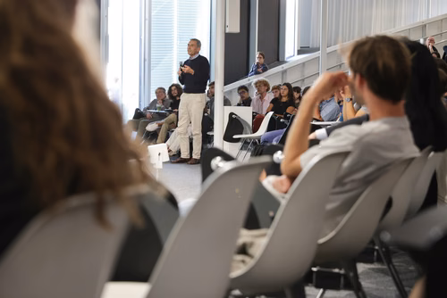 Conférence d'Alain Aspect, prix Nobel de physique 2022