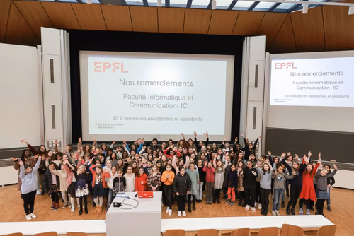 Journée à la découverte des Sciences Remise attestations "Internet & Code pour les filles" Service de la promotion des Sciences de l'EPFL 