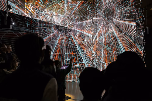 Une captivante immersion entre art & science pour tous les publics.