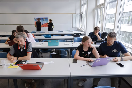 Le Meet up national annuel du Coding club des filles sur le campus de l’EPFL Service de promotion des sciences SPS 