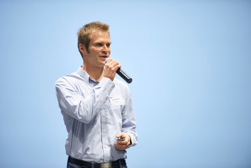 15 startups à fort potentiel ont présenté devant un public composé d’alumni, de chercheurs et d’investisseurs lors de la Seed Night de l’EPFL Alumni au Forum Rolex Learning Center.
