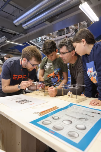 L’EPFL vous propose d’explorer ces liens étroits entre science et monde animal à travers une exposition de 200m2 présentant une sélection de projets de recherche issus des laboratoires de l’École.