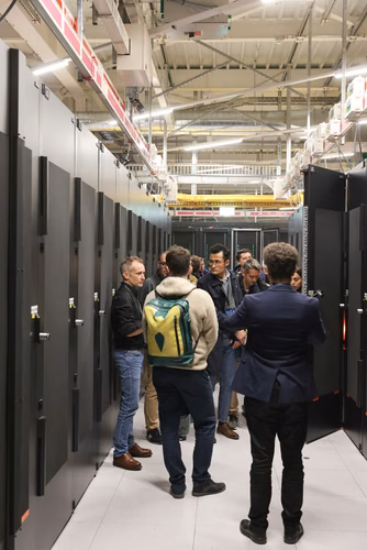 Cette année, la Faculté informatique et communications célèbre son 20e anniversaire, une étape importante dans un domaine qui s’est transformé au cours des deux dernières décennies. Durant cette période, des milliers d’étudiantes et étudiants en bachelor, en master et en doctorat ont obtenu leur diplôme, et ont ensuite contribuer à l’évolution de la branche, tant dans le milieu universitaire que dans le secteur privé.