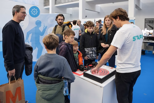 La découverte des sciences et des technologies au cœur du campus, pour les adultes et les enfants.