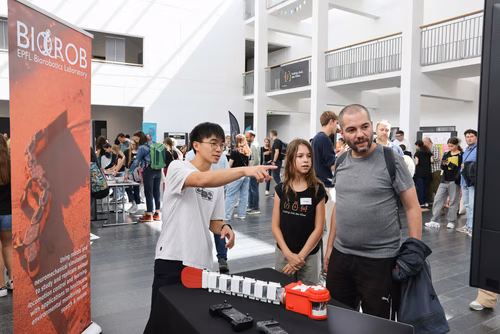 Le Meet up national annuel du Coding club des filles sur le campus de l’EPFL Service de promotion des sciences SPS 